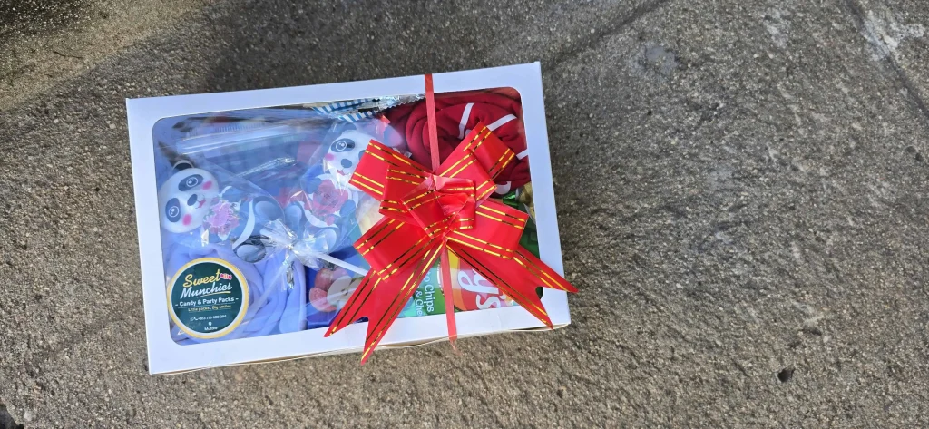 Sweet Munchies gift box with ribbon